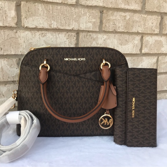 Michael Kors Purse And Wallet - Picture 1 of 11
